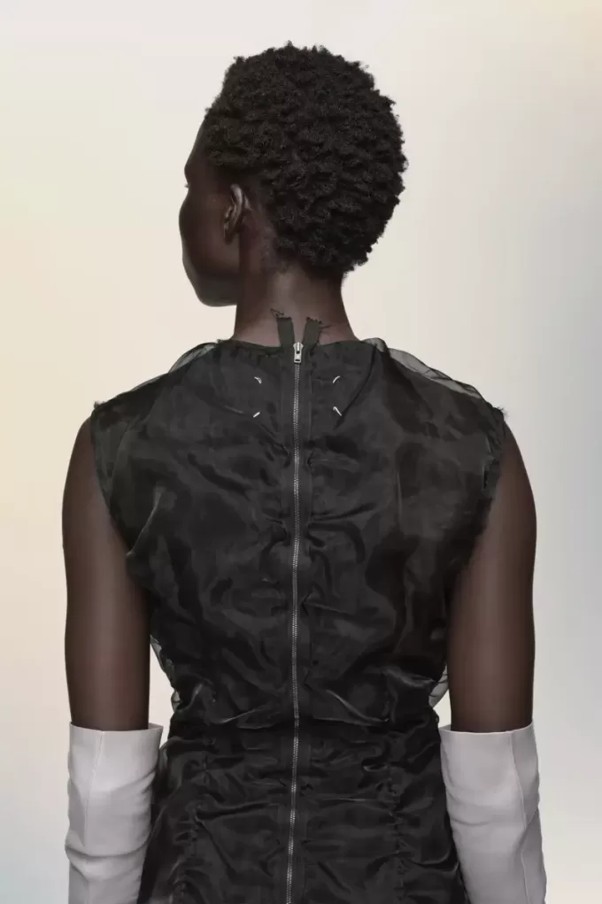 Abito in organza arricciato Abito in organza arricciato