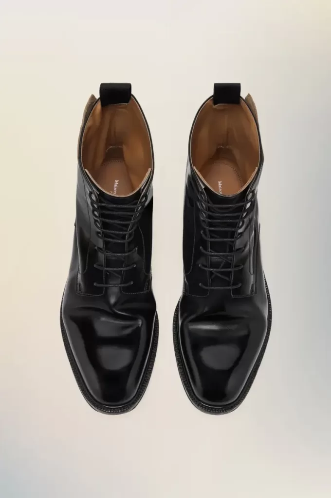 Adoravo da morire gli stivali con i lacci