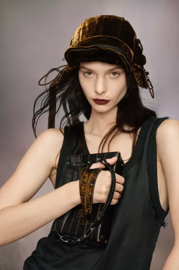 Borsa a tracolla piccola strappata Borsa a tracolla piccola strappata