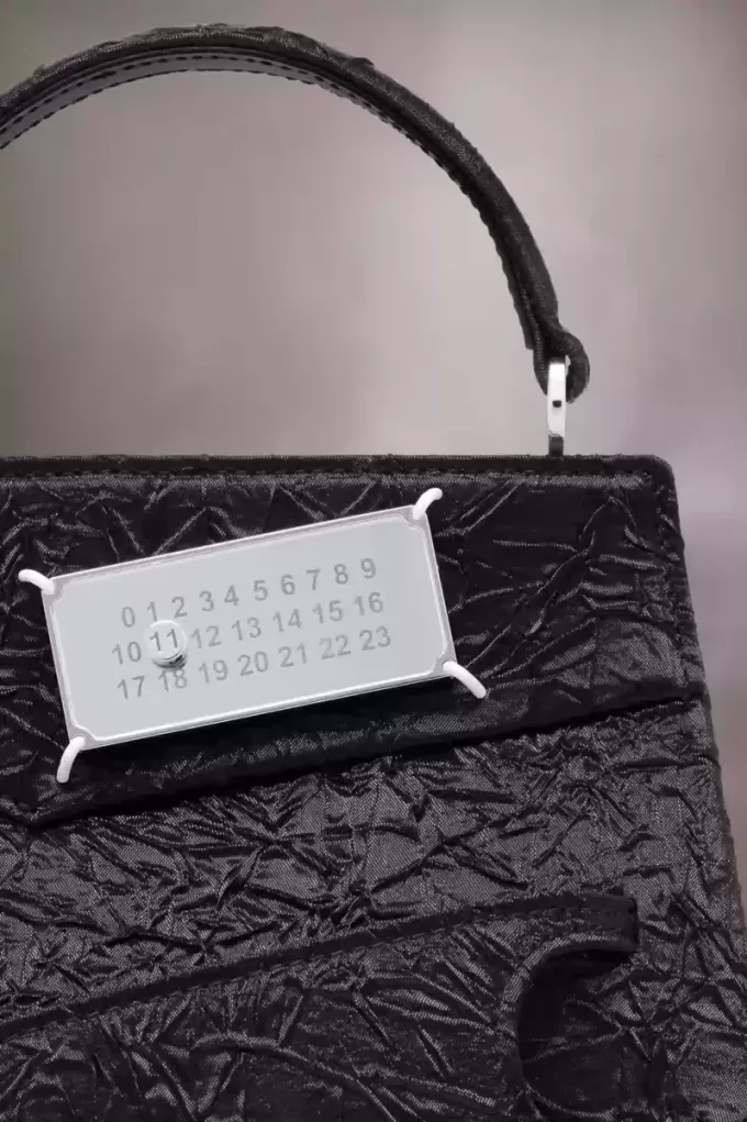 Borsa piccola strappata Borsa piccola strappata