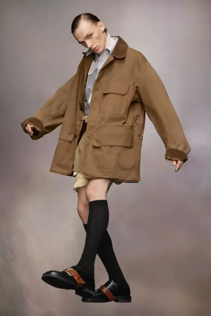 Cappotto cerato con colletto in velluto a coste Cappotto cerato con colletto in velluto a coste