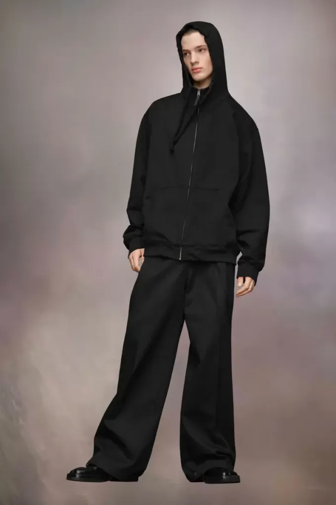 Felpa con cappuccio con logo ricamato