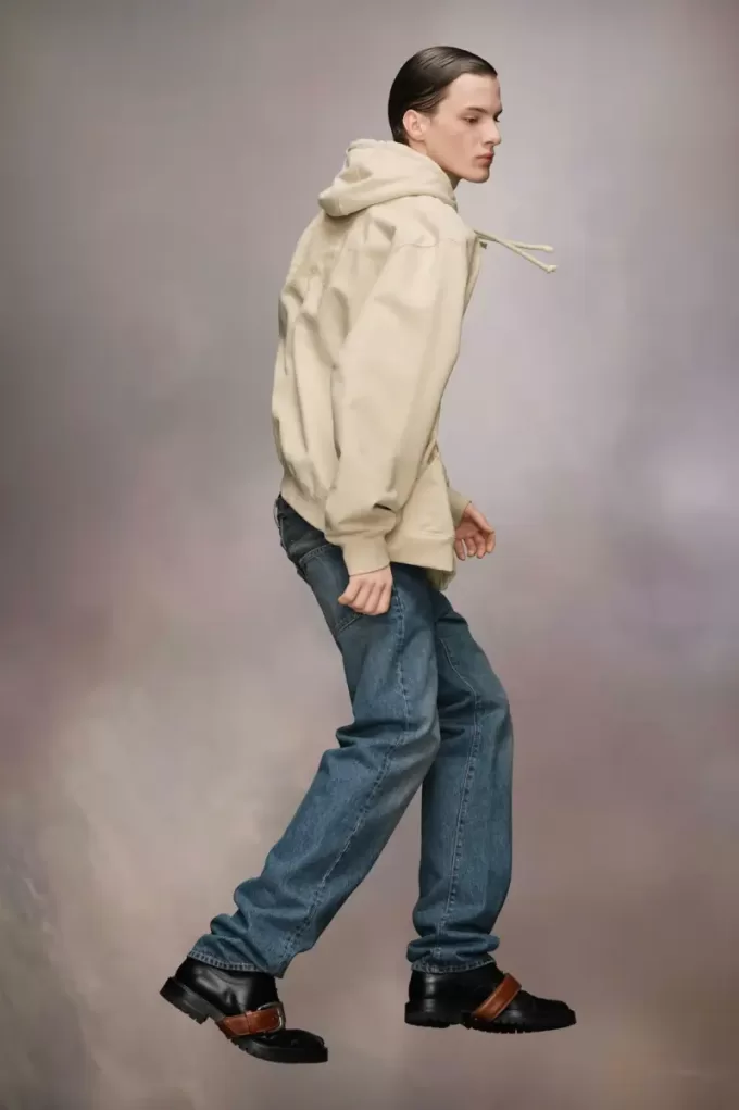 Felpa con cappuccio con logo ricamato