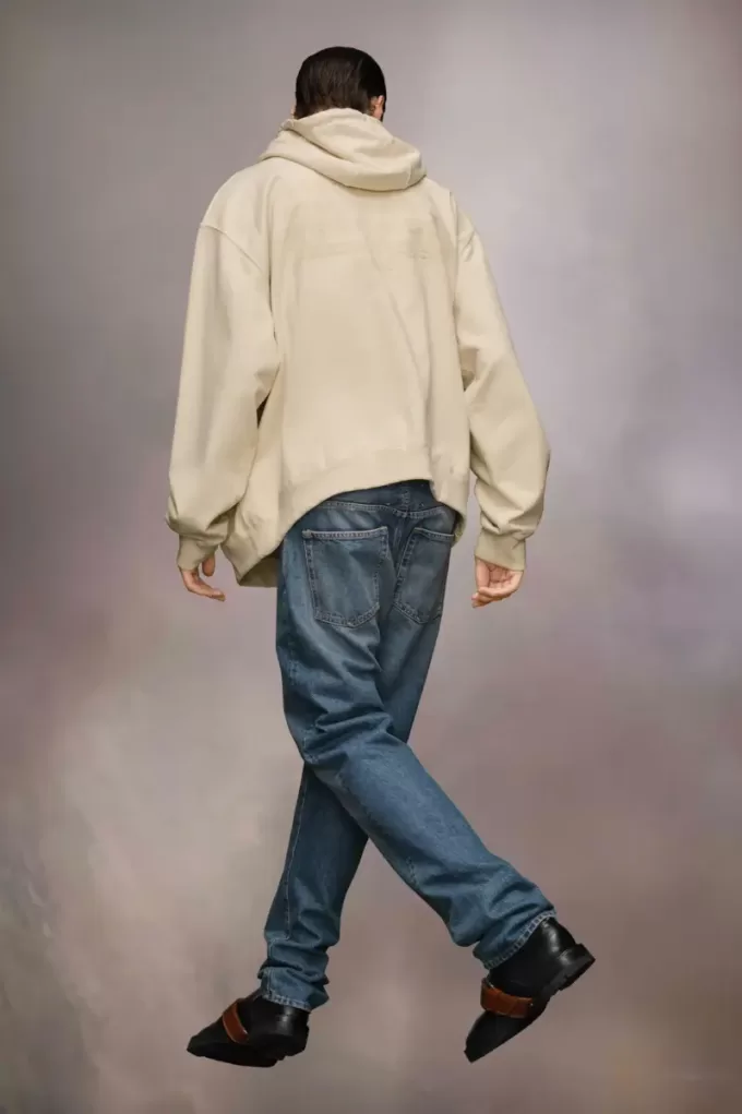 Felpa con cappuccio con logo ricamato