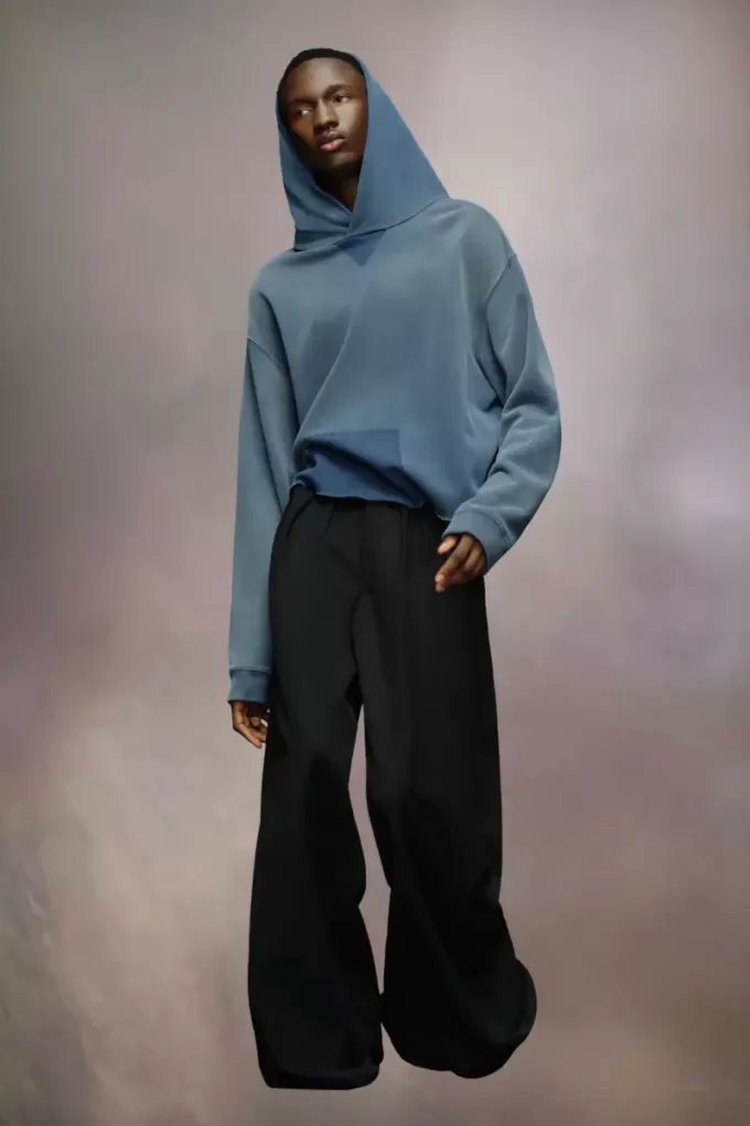 Felpa con cappuccio e logo in cotone biologico