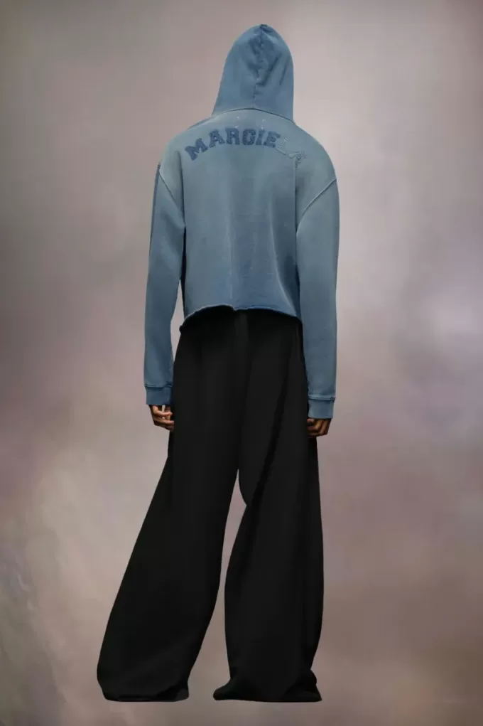 Felpa con cappuccio e logo in cotone biologico