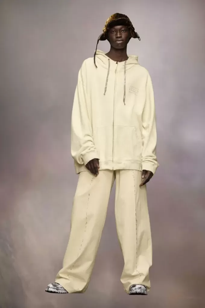 Felpa con cappuccio e zip con logo timbro