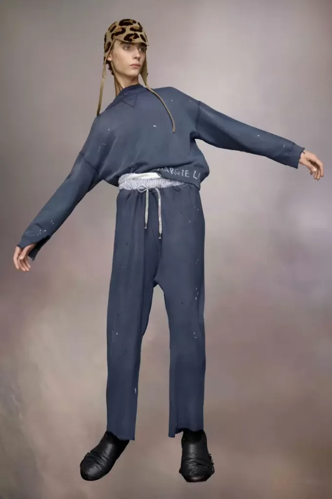 Felpa con logo scritto a mano