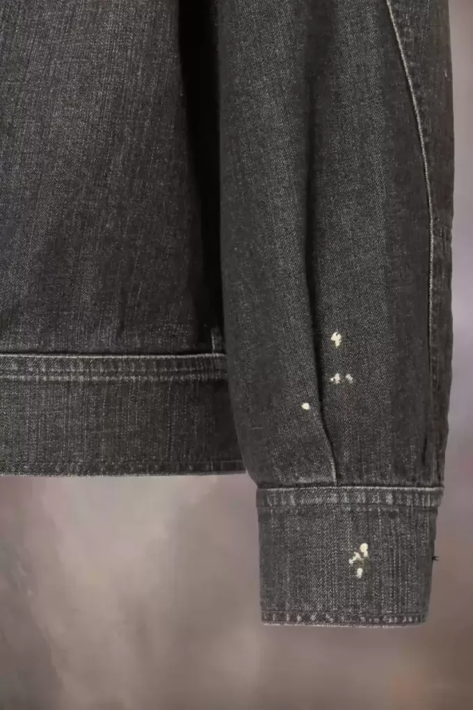 Giacca di jeans consumata Giacca di jeans consumata