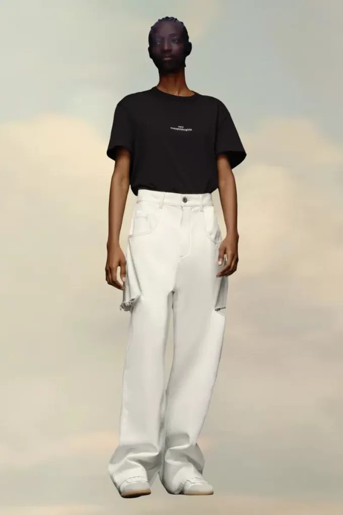 Jeans in denim con dettagli tagliati