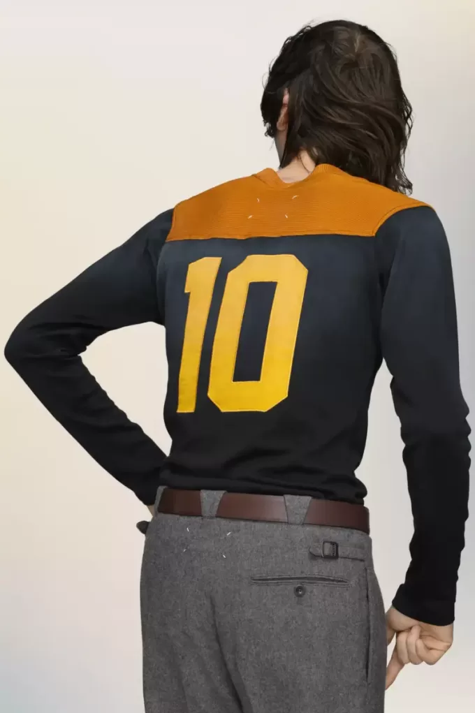 Maglietta a maniche lunghe della squadra universitaria