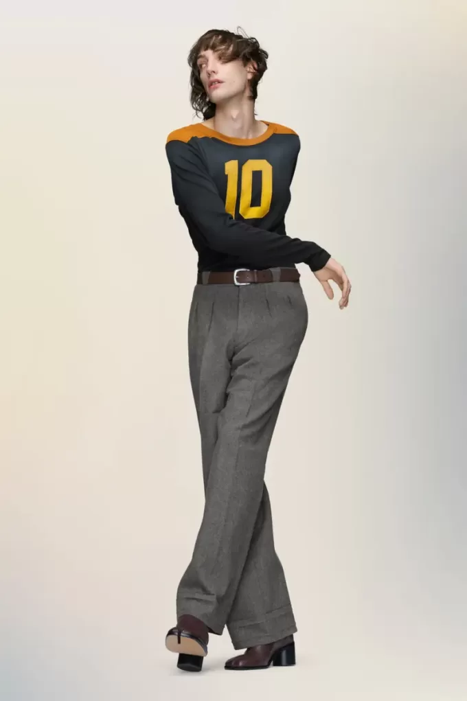 Maglietta a maniche lunghe della squadra universitaria