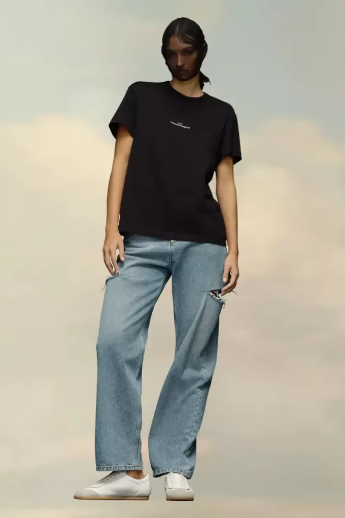 Maglietta con logo distorto