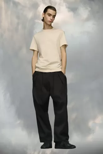 Maglietta con logo distorto