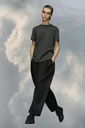 Maglietta con logo distorto