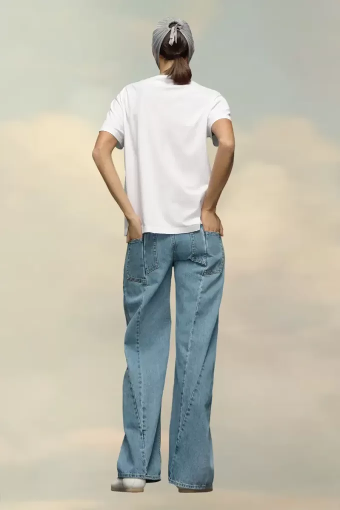 Maglietta con logo distorto