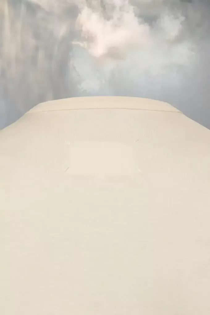 Maglietta con logo distorto