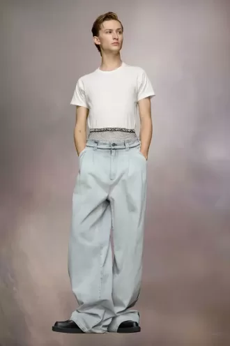 Maglietta con logo invertito