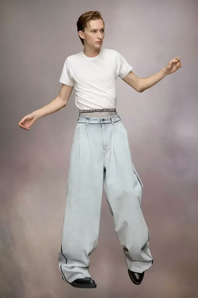 Maglietta con logo invertito