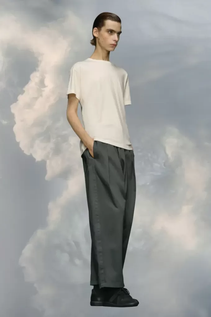 Maglietta con logo invertito