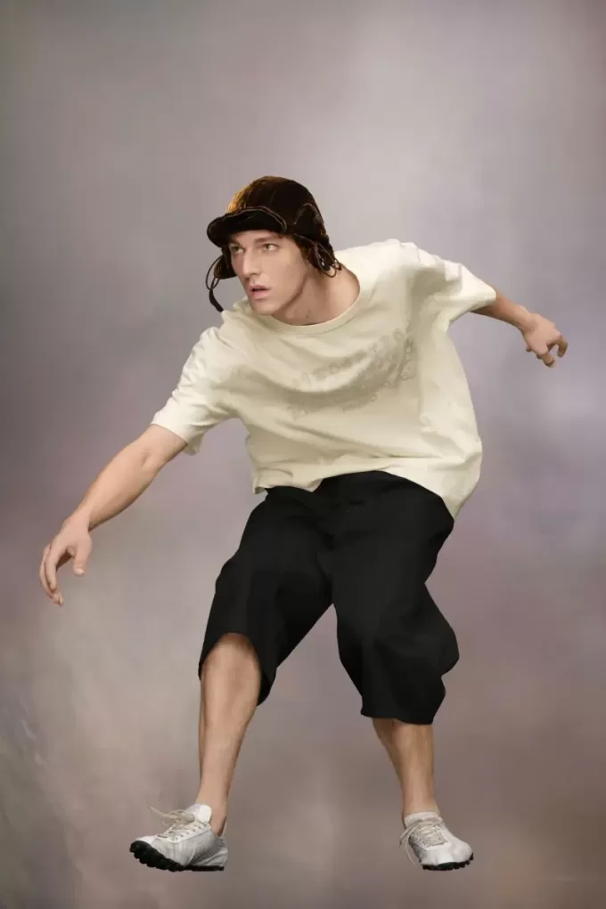 Maglietta con logo ricamato