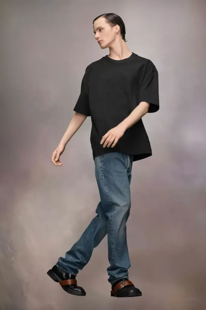 Maglietta con logo ricamato