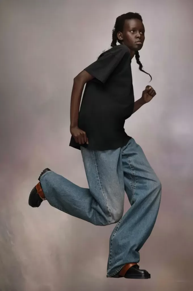 Maglietta con logo ricamato