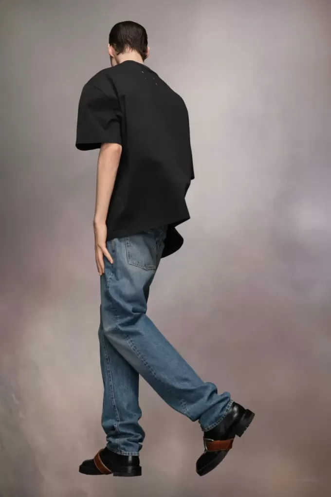 Maglietta con logo ricamato