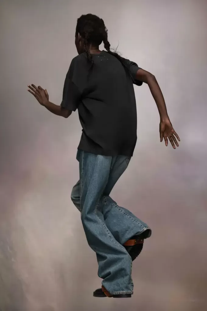 Maglietta con logo ricamato