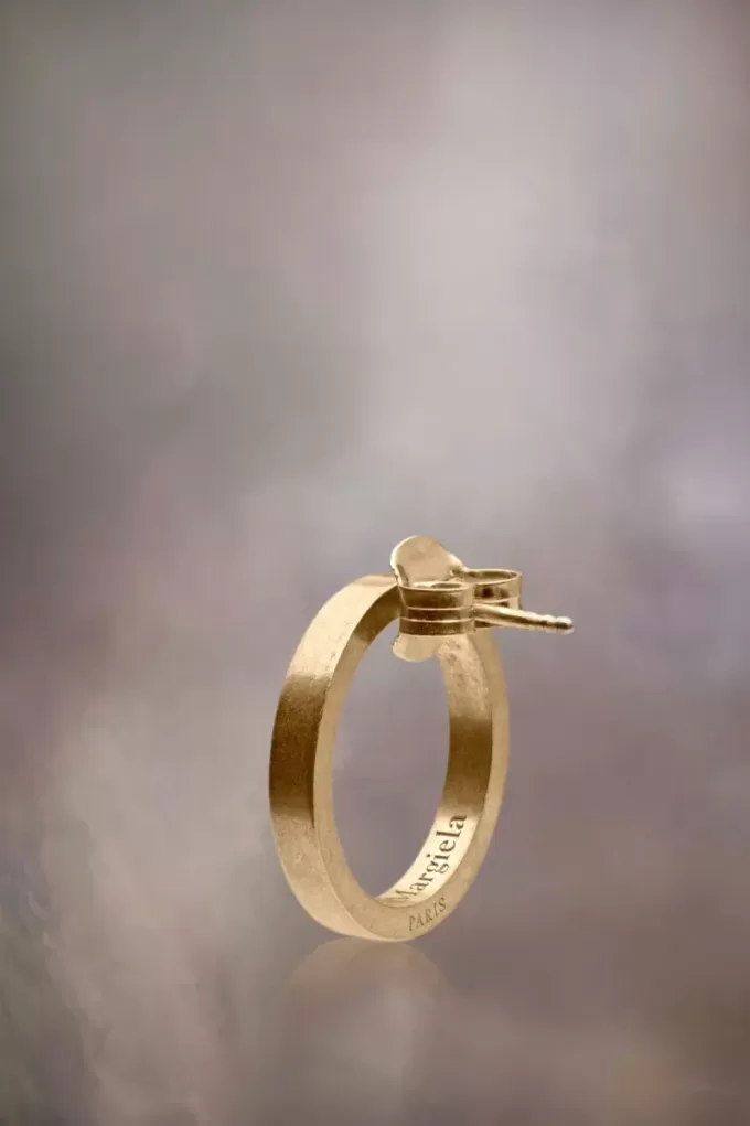 Orecchino con logo Maison Margiela Orecchino con logo Maison Margiela